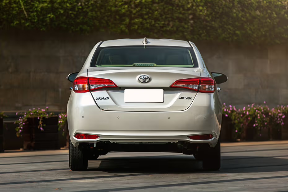 yaris back